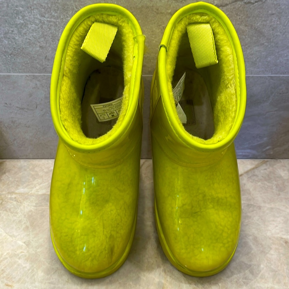 UGG rain boots, Size 4